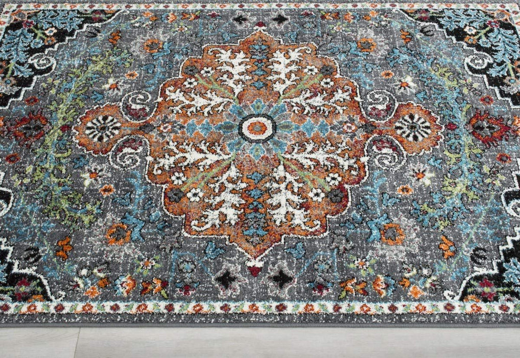 Vibrant Traditional Rugs #83